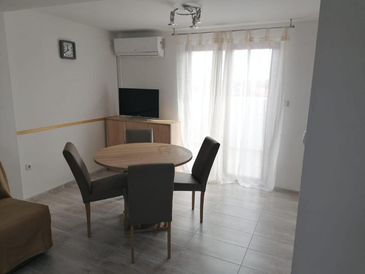 Apartment Niva ニン エクステリア 写真