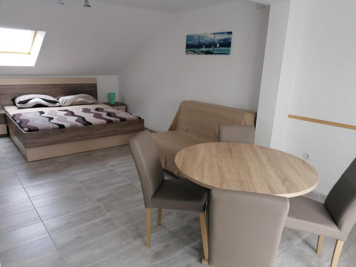 Apartment Niva ニン エクステリア 写真